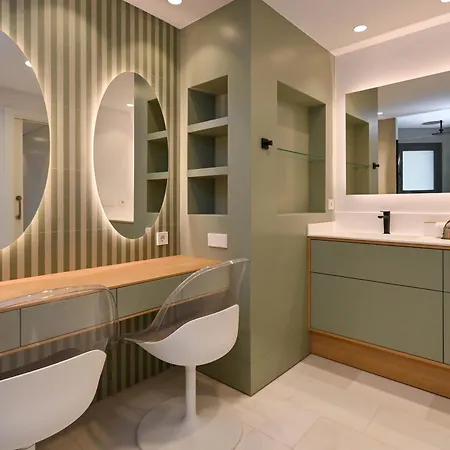 Anna Y Emma By Aguilarent * 데니아