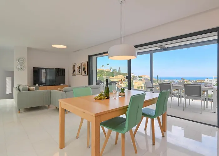 Anna Y Emma By Aguilarent *