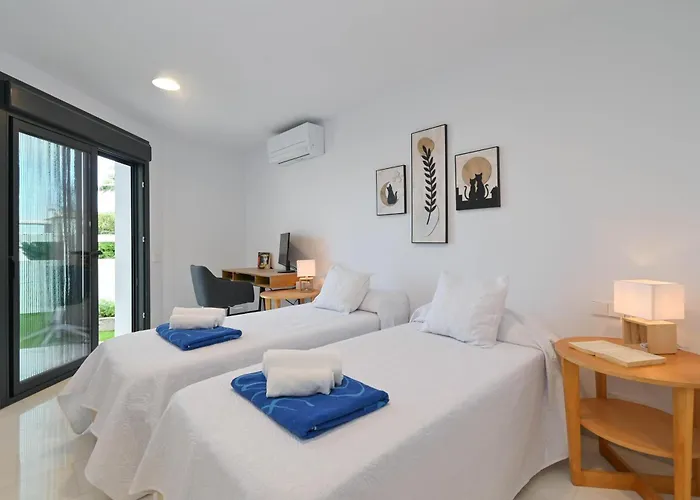 Anna Y Emma By Aguilarent